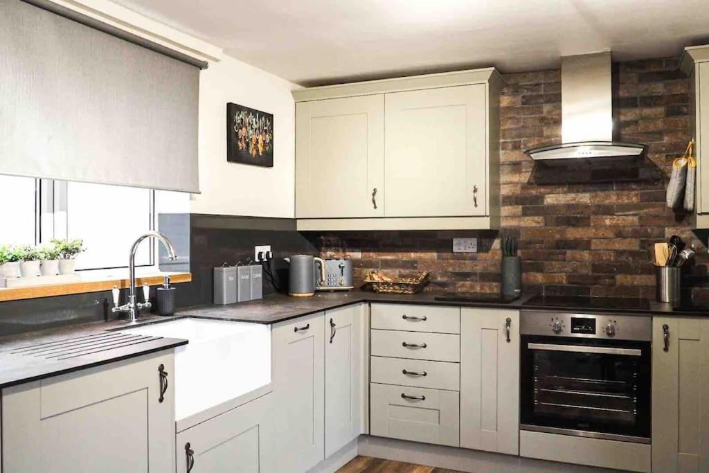 Large Cottage, Beach, Pubs Shops, Netflix, Bbq, Dog Friendly Hunmanby Dış mekan fotoğraf