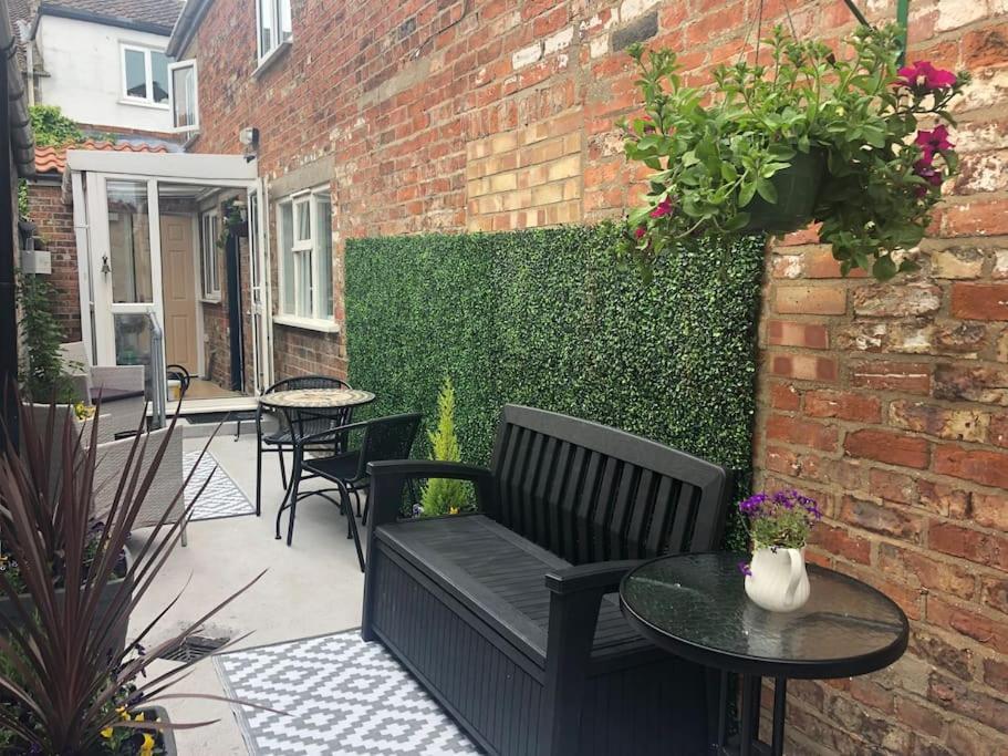 Large Cottage, Beach, Pubs Shops, Netflix, Bbq, Dog Friendly Hunmanby Dış mekan fotoğraf